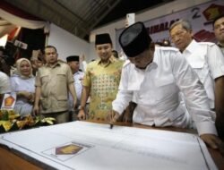 Prabowo Resmikan Kantor Baru Gerindra di Banten