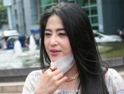 Dewi Perssik Menanggapi Isu Perseteruan dengan Olla Ramlan