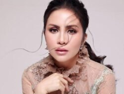 Penyanyi Ibunda Momo Geisha Meninggal Dunia