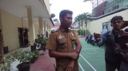 Insiden Lurah Jatuh ke Parit: Ketegangan antara Warga dan Pejabat Publik