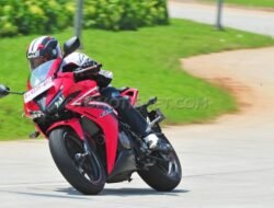 Menyelami Kualitas dan Performa Honda CBR500R Standard