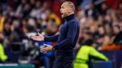 Ajax Mengakhiri Kerja Sama dengan John Heitinga Setelah Kekalahan di Eropa