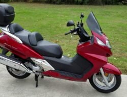 Keunggulan Suzuki GSX-R600 K8 dalam Kategori Moge Sport