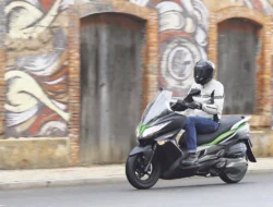 Menggali Spesifikasi dan Keunggulan Kawasaki J300: Motor Matic Bertenaga