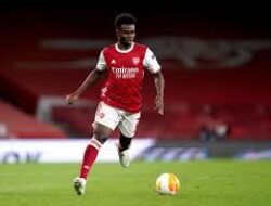 Bukayo Saka Girang Persembahkan Kemenangan di Laga ke-300 — Evaluasi, Pujian, dan Ambisi