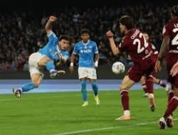 Napoli Terus Perkecil Jarak ke Milan usai Menang atas Torino — Atmosfer, Evaluasi, dan Ambisi