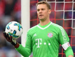 Alarm di Allianz Arena: Manuel Neuer Cedera Betis saat Bayern Menang 4-1 atas Gladbach