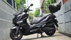 Kymco Downtown 250i: Skutik Besar yang Lebih Cocok Diajak Jalan Jauh daripada Sekadar Dipakai Harian