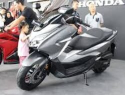 Kawasaki J300: Skuter Bongsor yang Menandai Perubahan Arah Pabrikan Legendaris