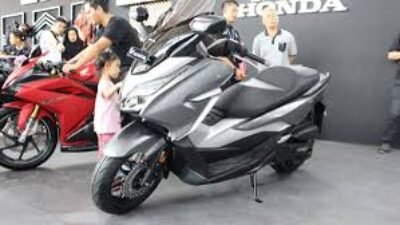 Kawasaki J300: Skuter Bongsor yang Menandai Perubahan Arah Pabrikan Legendaris