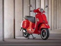 Vespa GTS 300 Super Tech: Ketika Skuter Ikonik Berubah Jadi Mesin Serius