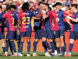 Barcelona Hadapi Laga Penentuan, Risiko Finansial dan Prestasi Bertemu di Satu Titik
