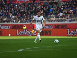 Jay Idzes Disorot Usai Kekalahan Como, Media Italia Singgung Peran Eks Milan